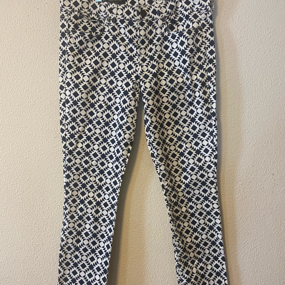 J Crew capris size 8 black and white peddle pushers